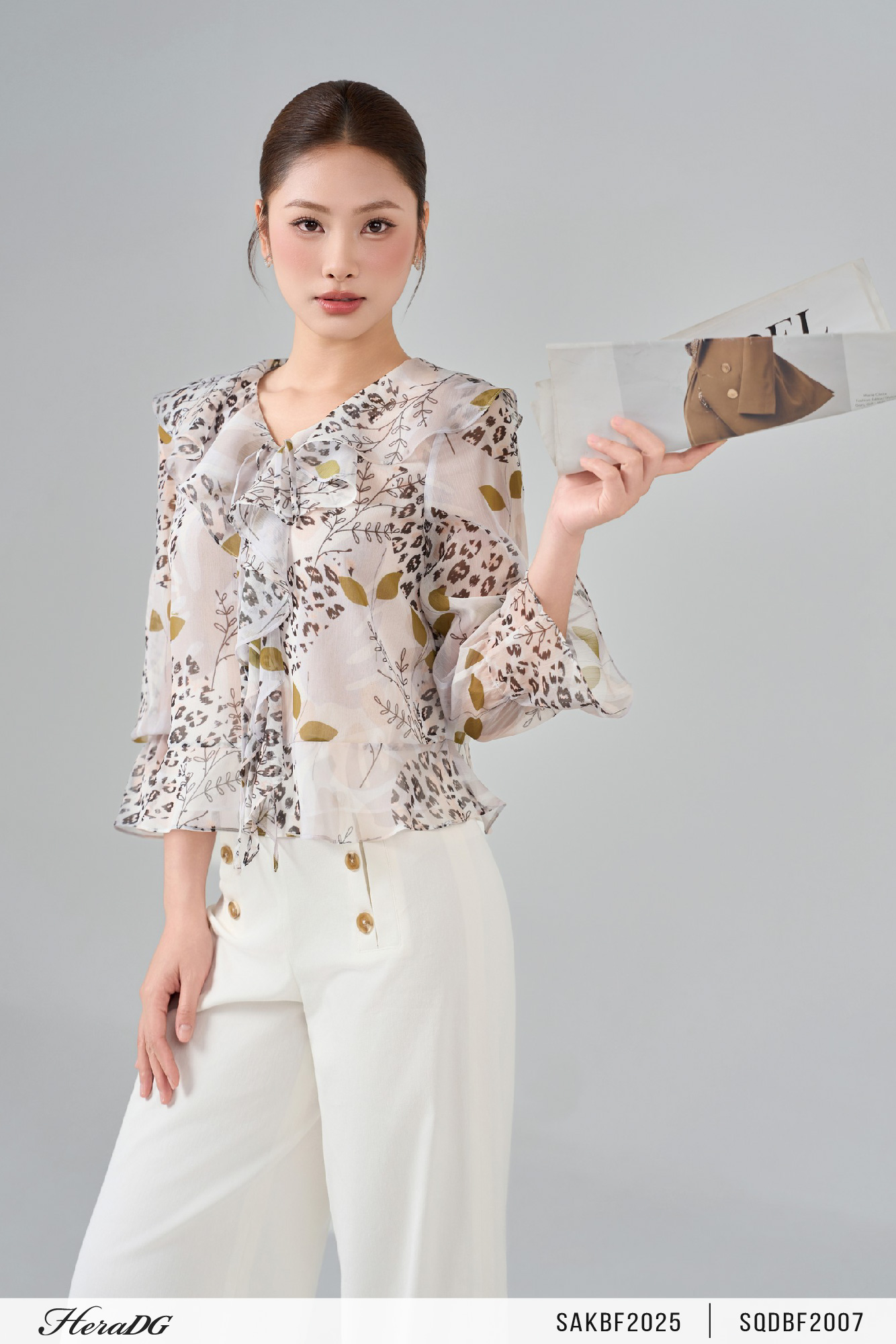 Ảnh của Áo kiểu cổ bèo thắt nơ